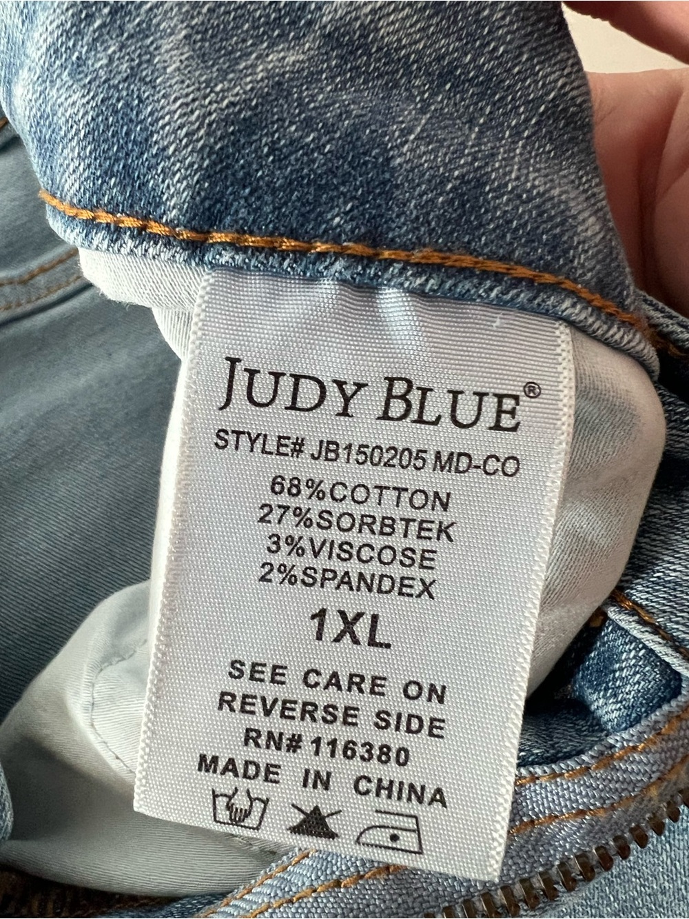 Judy Blue 1X Light Wash Denim Jean Shorts‎ - Picture 3 of 6